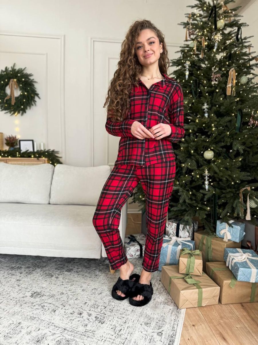 Тепла піжамка з мікробайки червона в клітинку