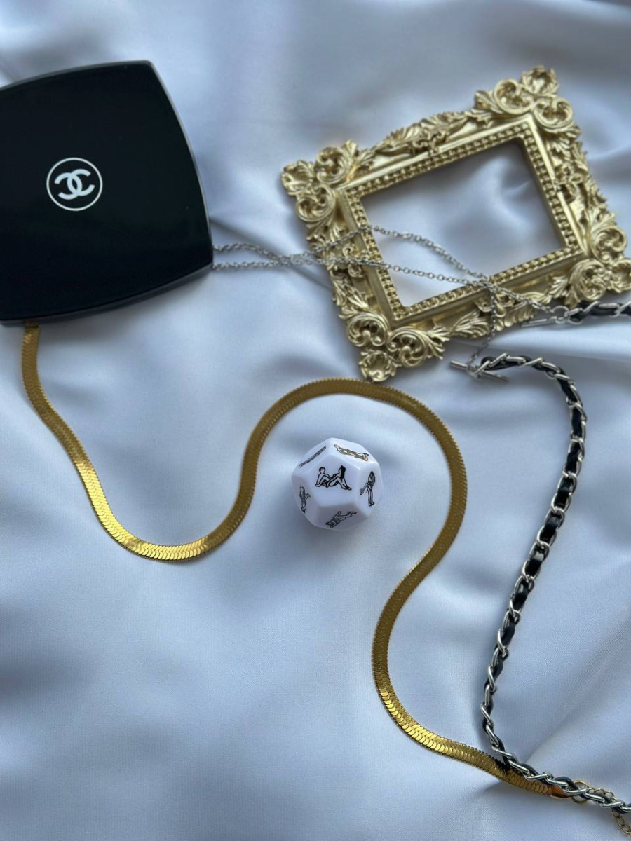 Кубики пози білі