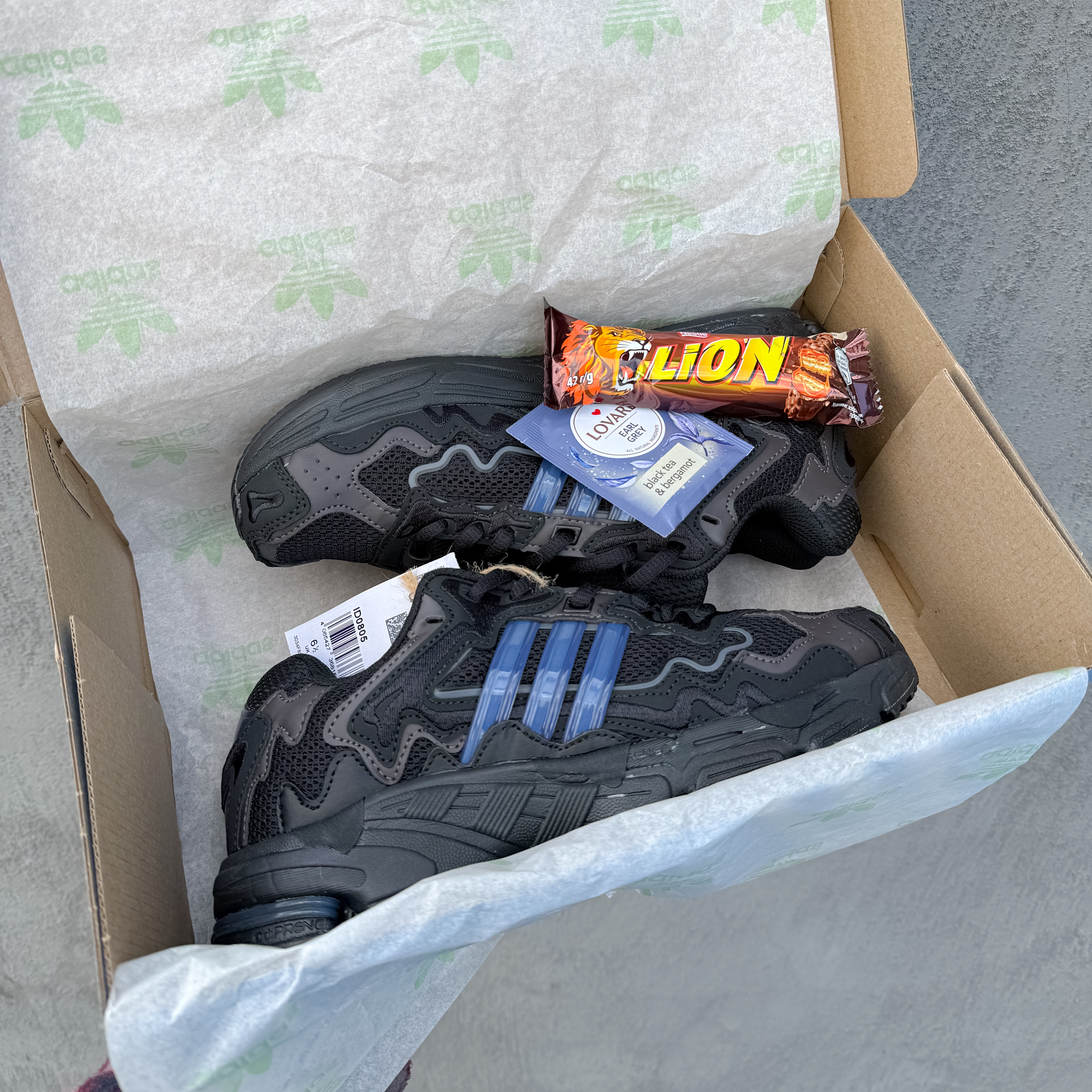 Adidas Response CL Bad Bunny Black/Blue