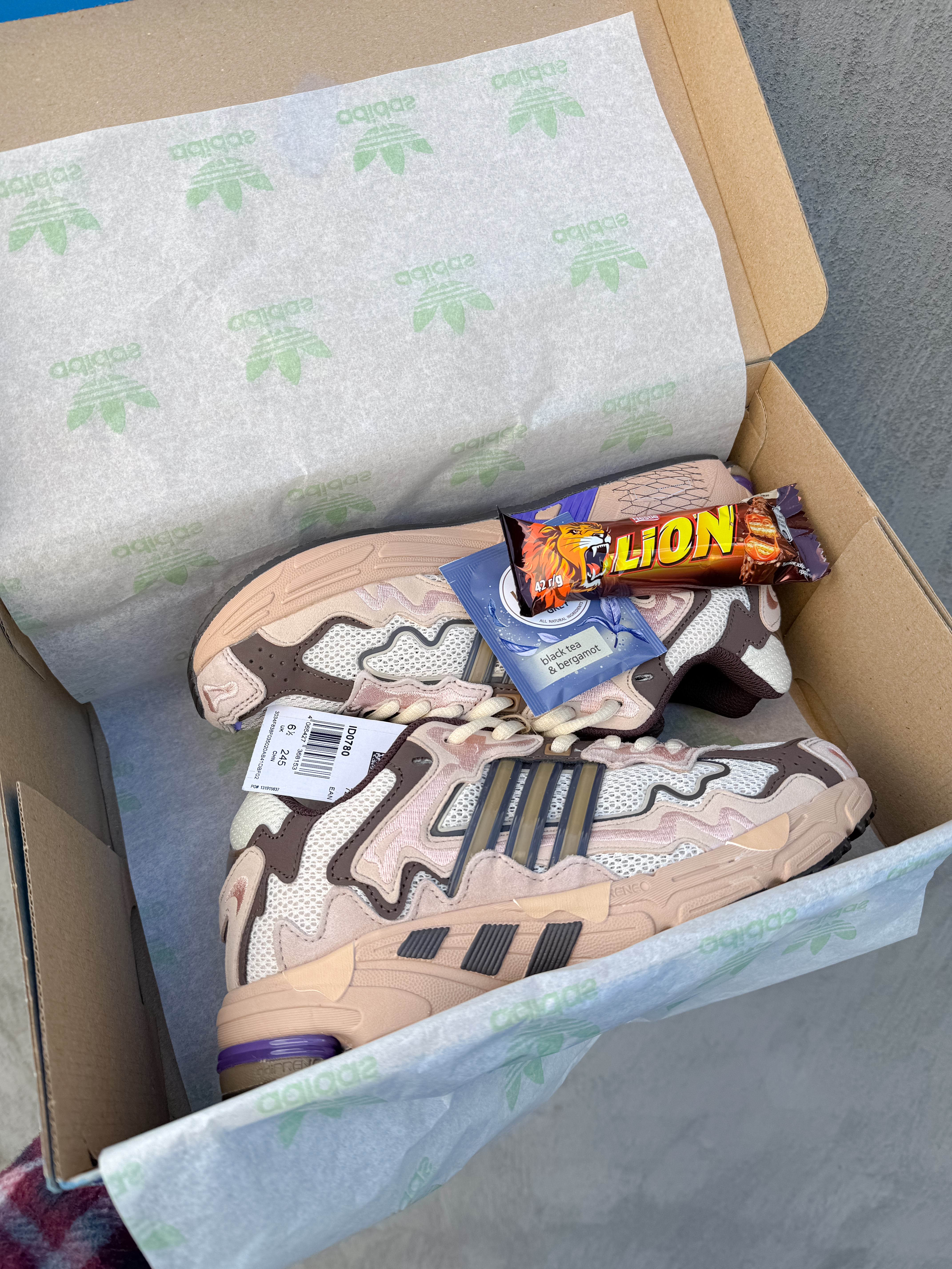 Adidas Response CL Bad Bunny «Paso Fino»