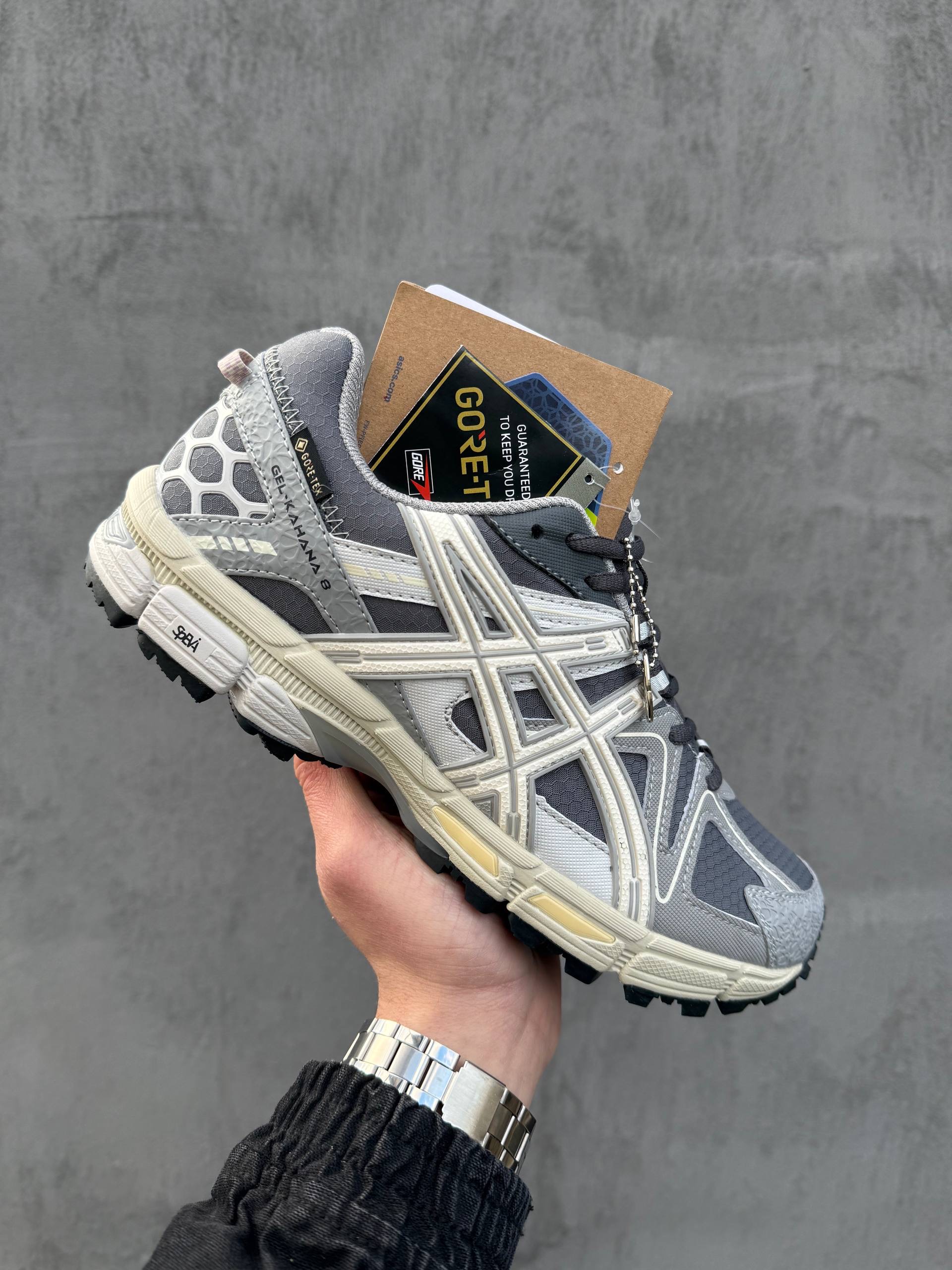 Asics Gel-Kahana 8 Gore-Tex Dark Grey