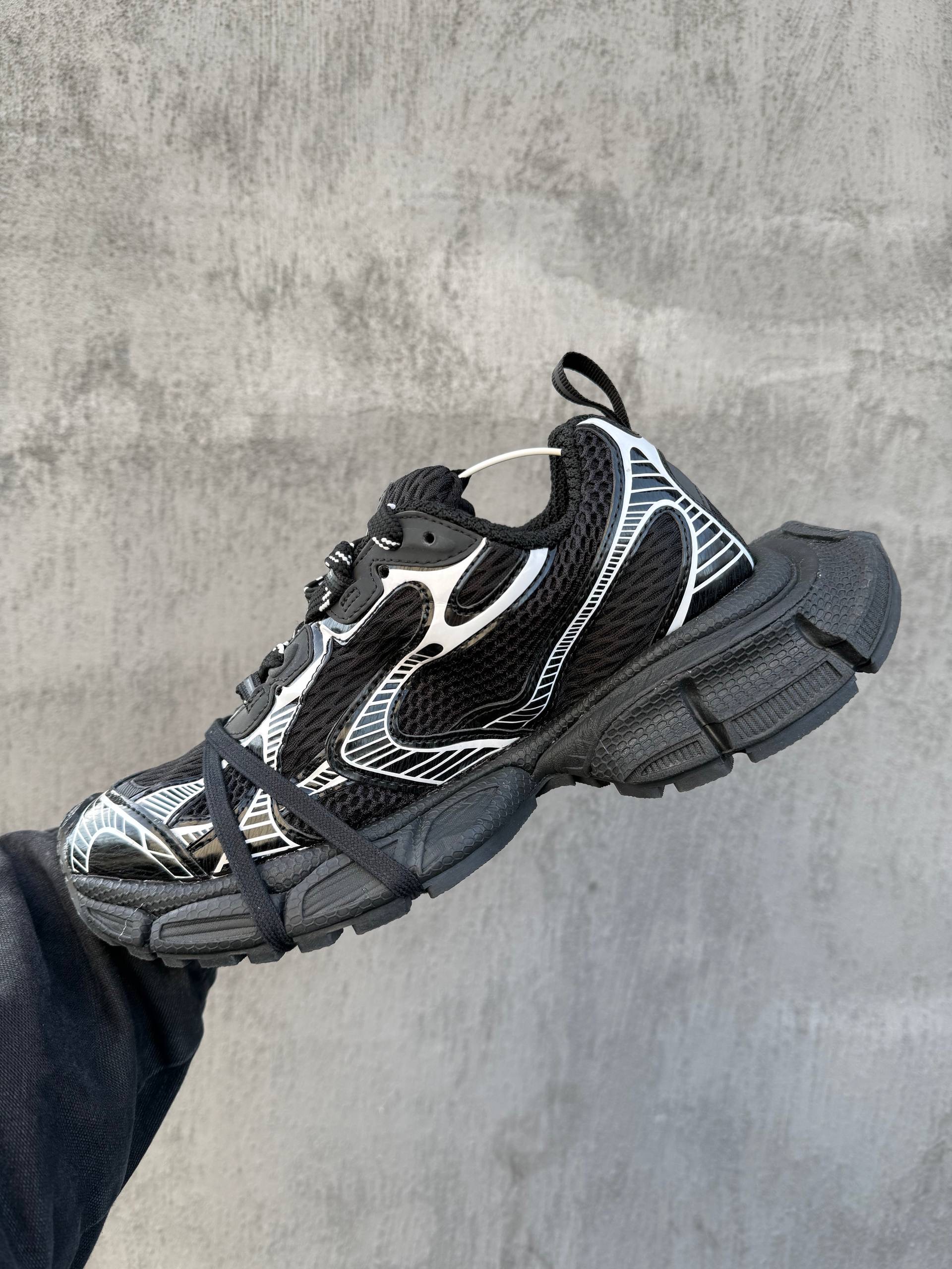 Balenciaga 3XL Black/White