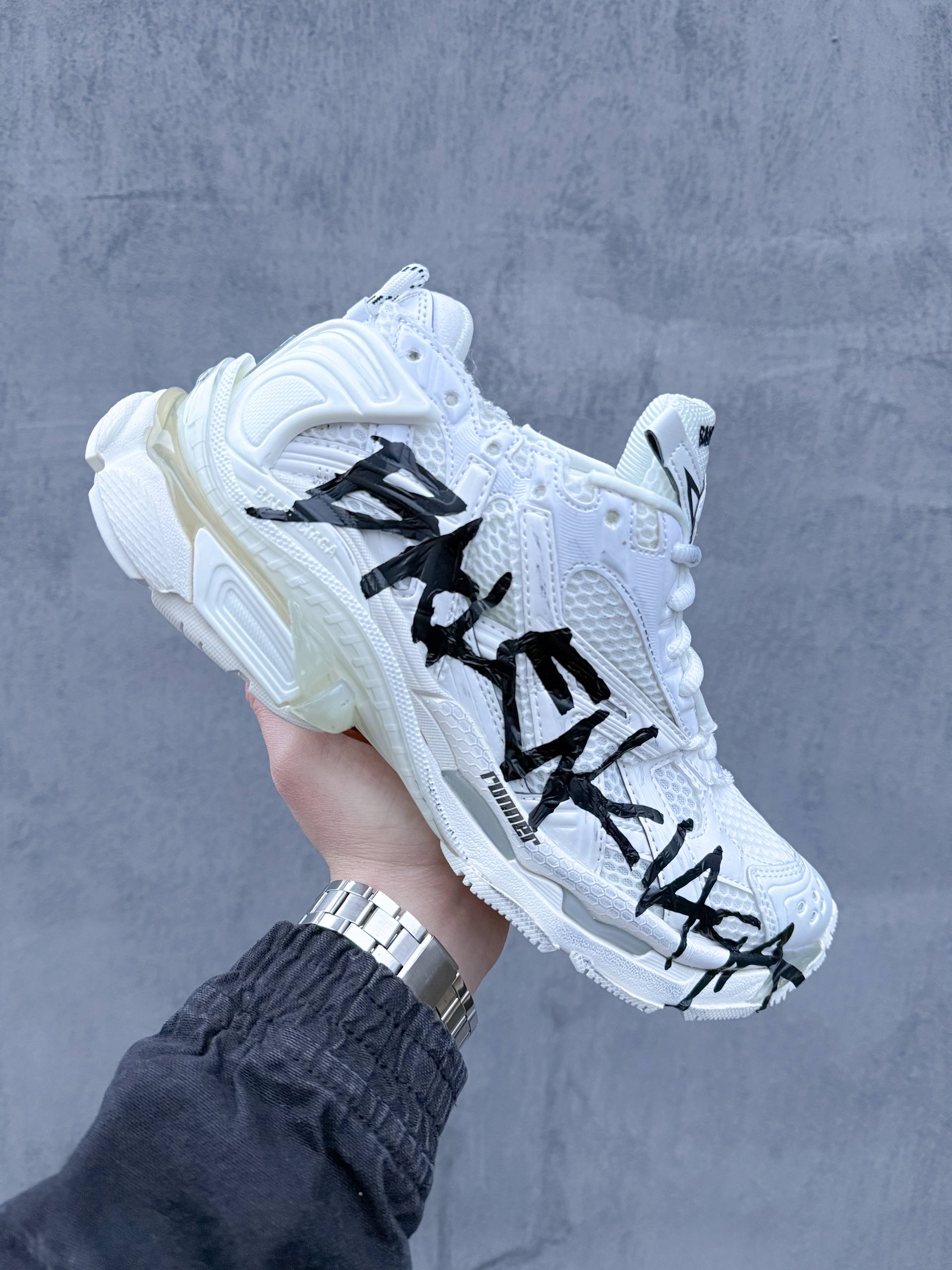 Balenciaga Runner Grafiti White Black (БІЛЬШОМІРЯТЬ)