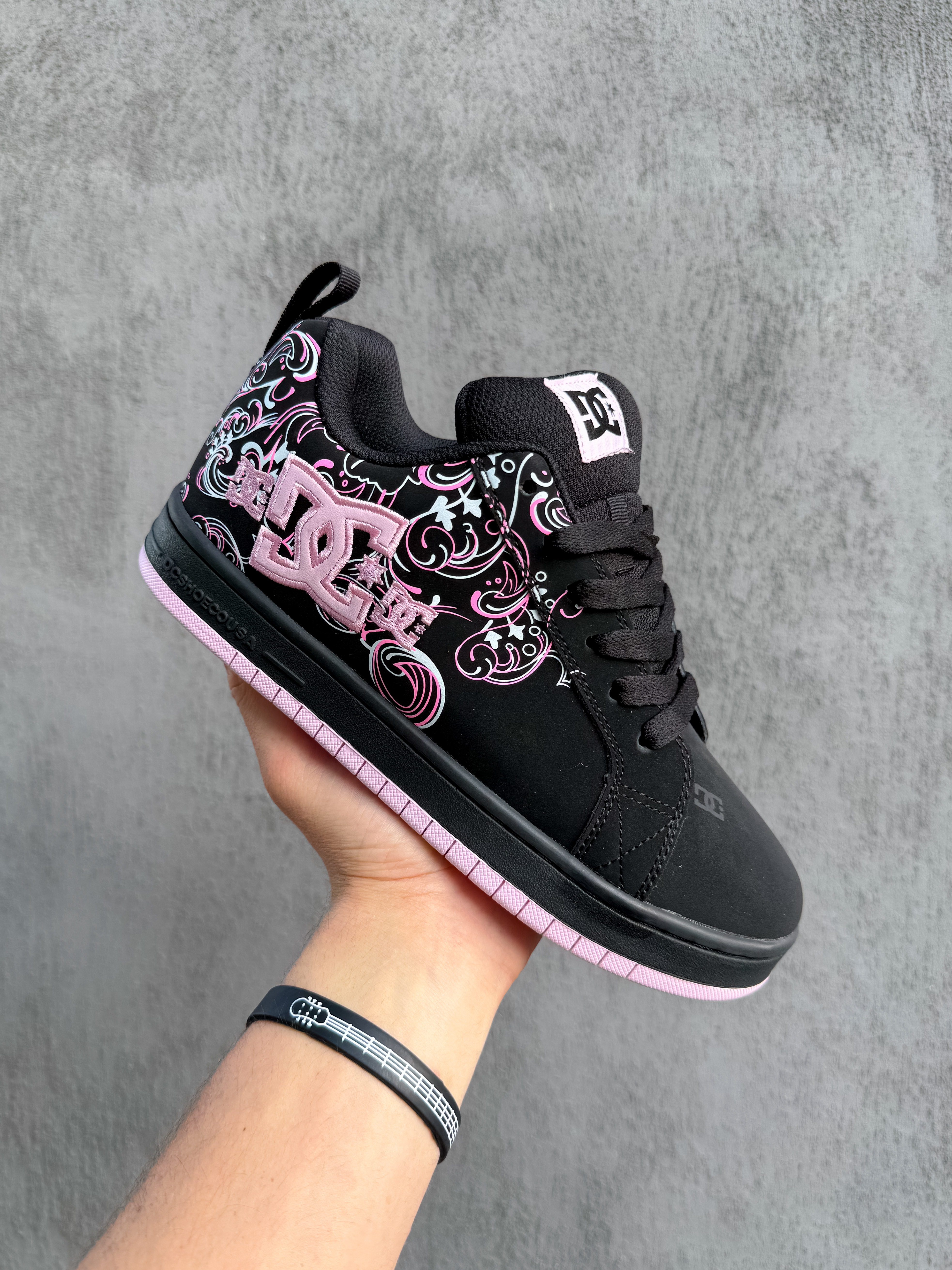 DC Court Graffik Black Pink Sabbath