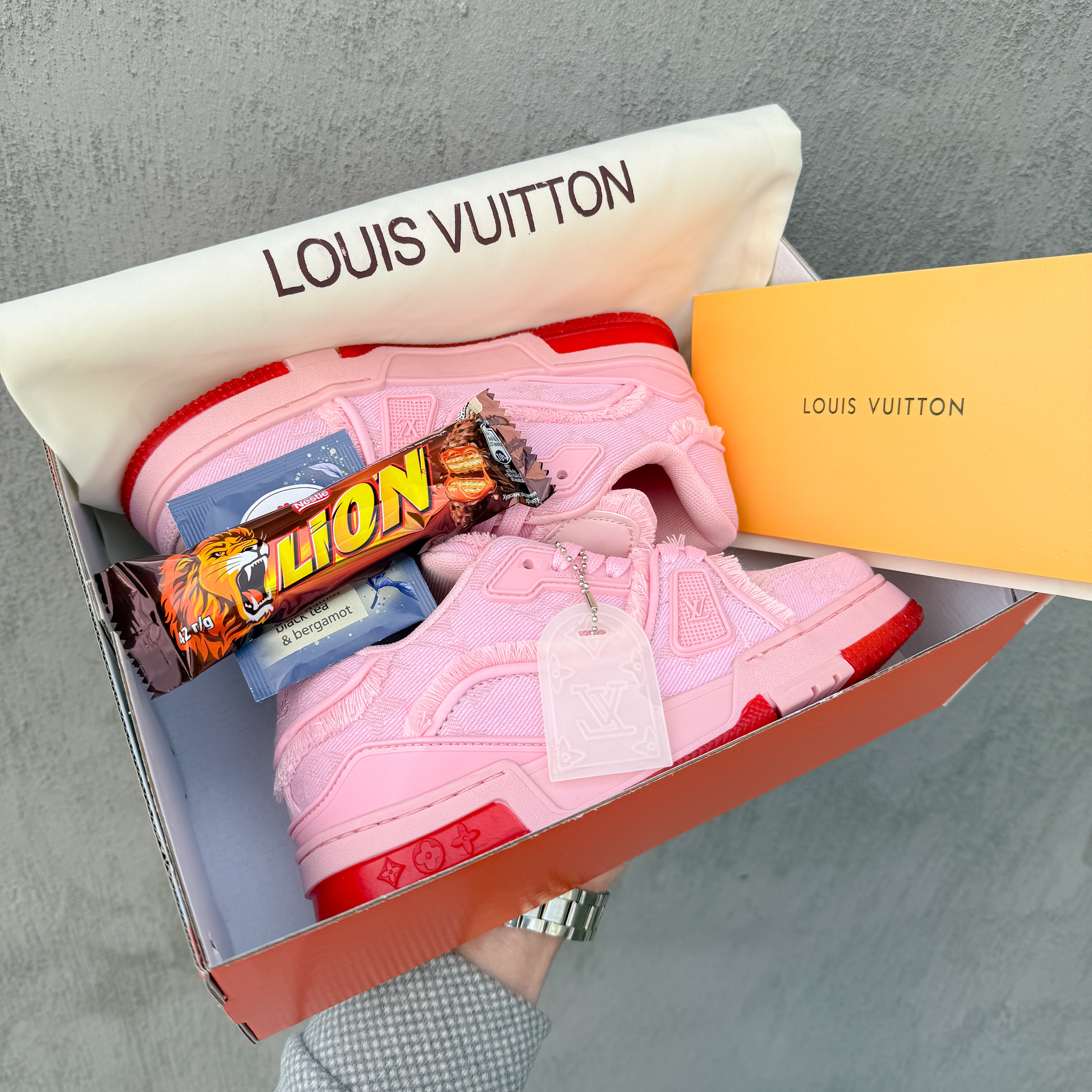 Louis Vuitton Trainer Triple Pink