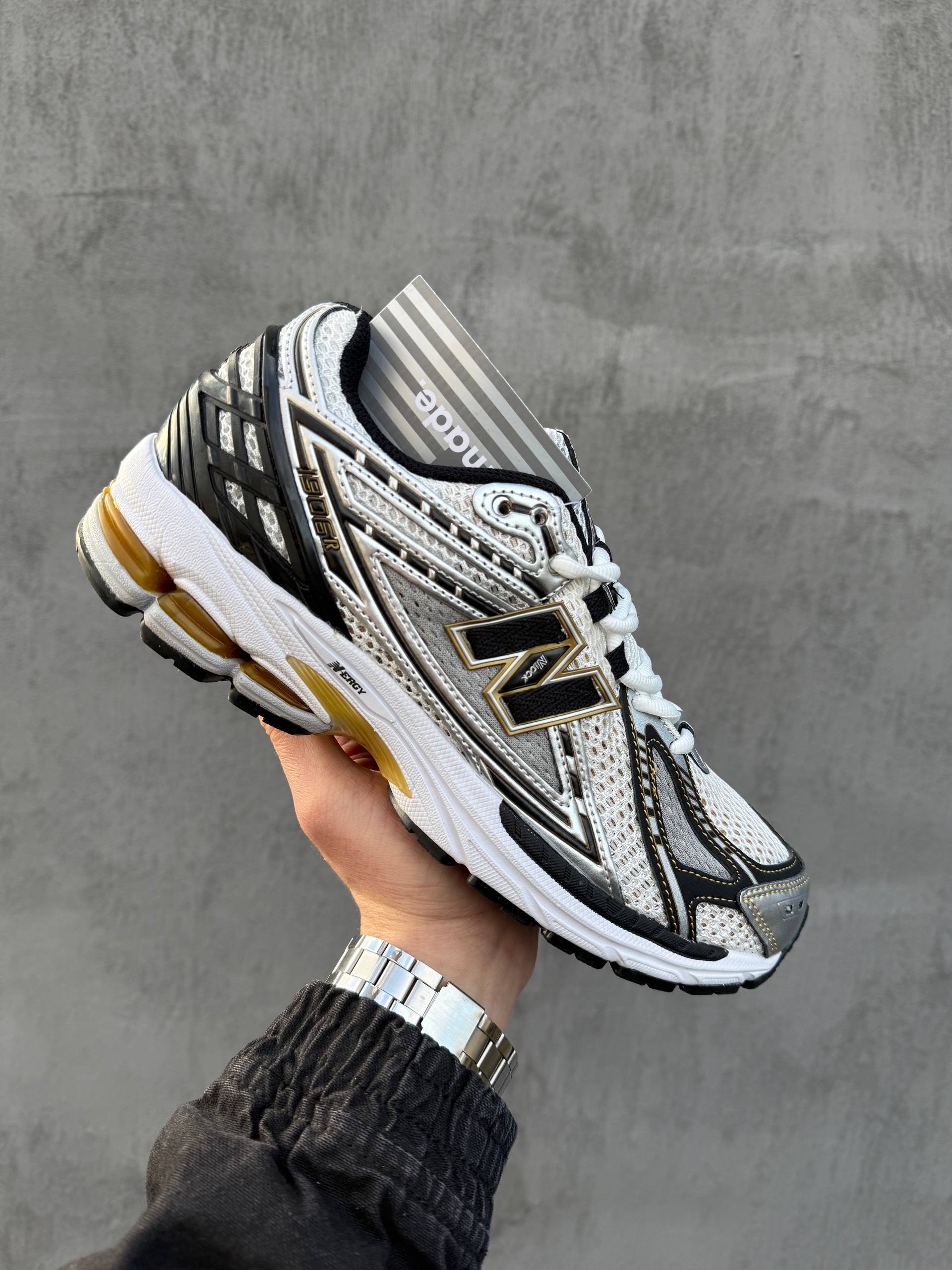 New Balance 1906R «Metallic Gold»