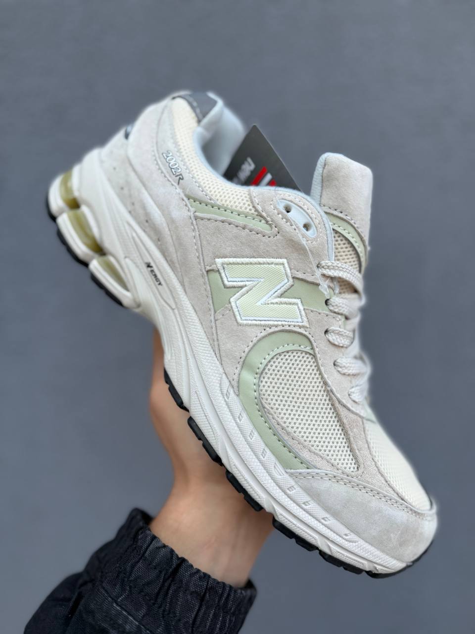 New Balance 2002R «Aluminum»