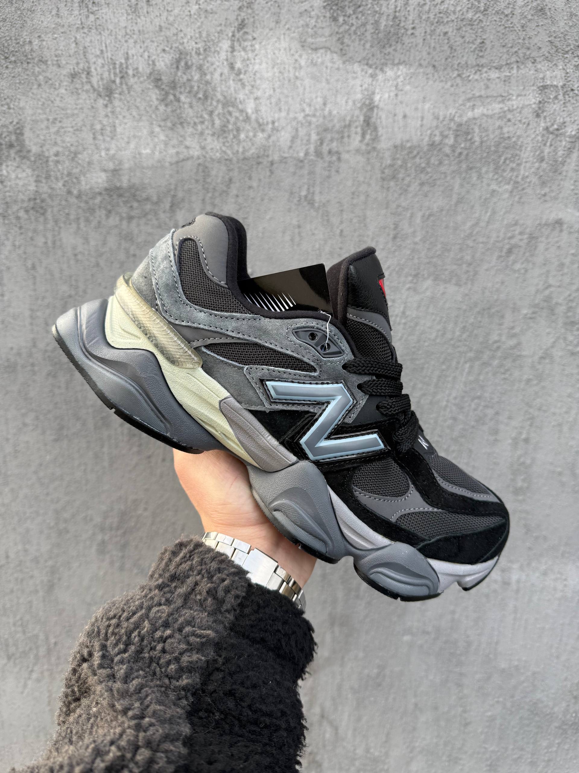 New Balance 9060 Castlerock Black/Grey