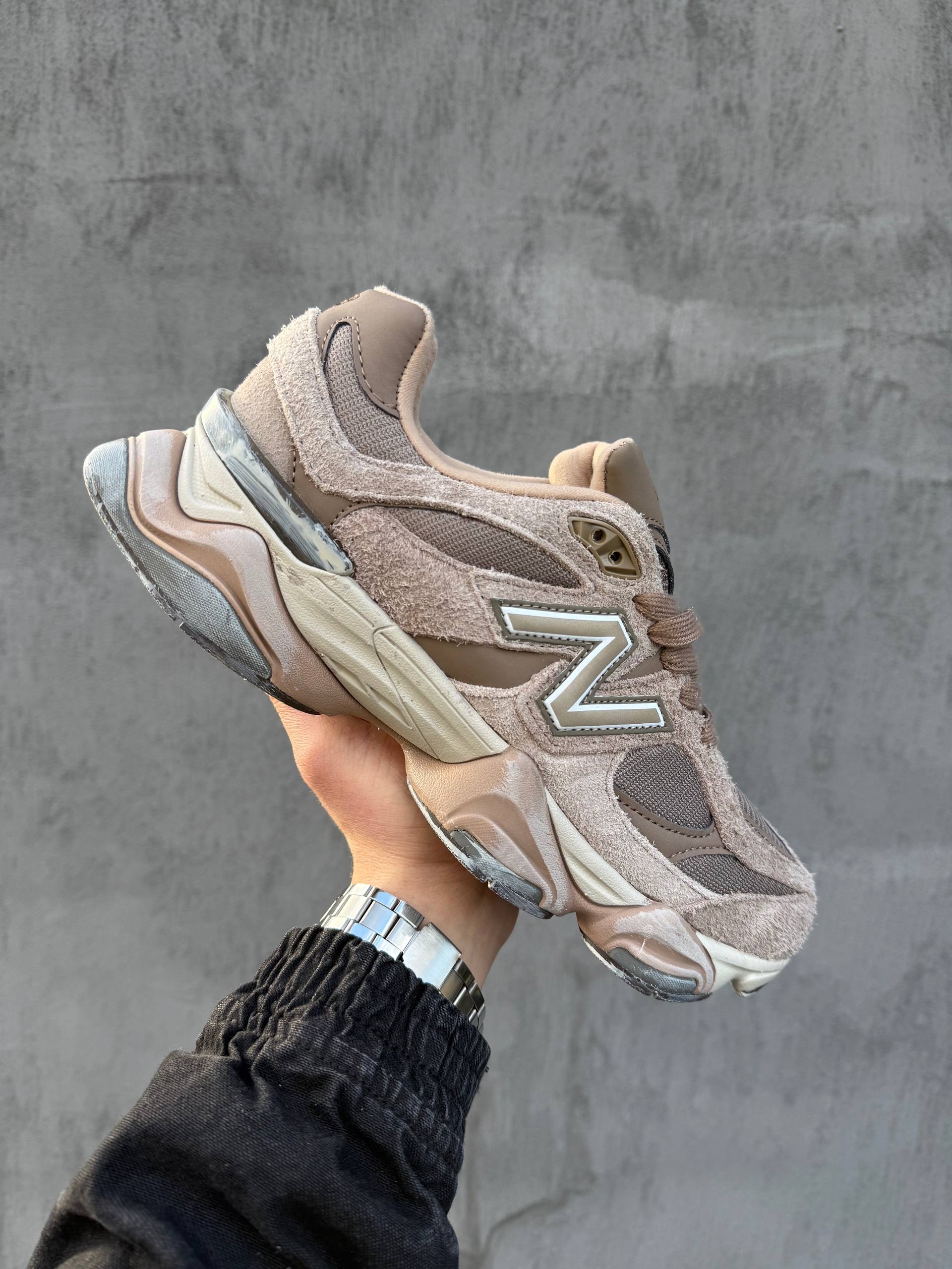 New Balance 9060 «Mushroom»