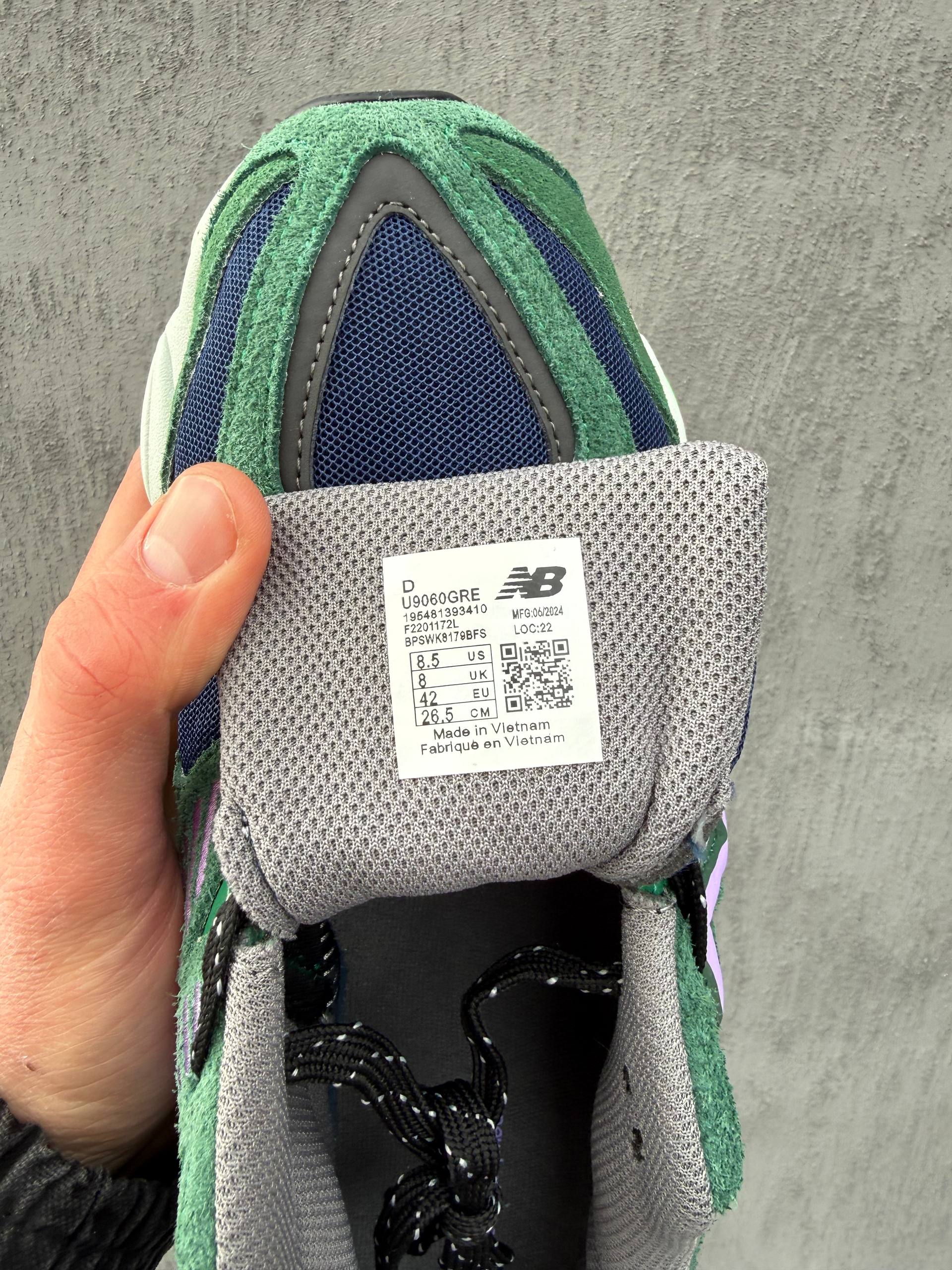 New Balance 9060 «Nighwatch Green»