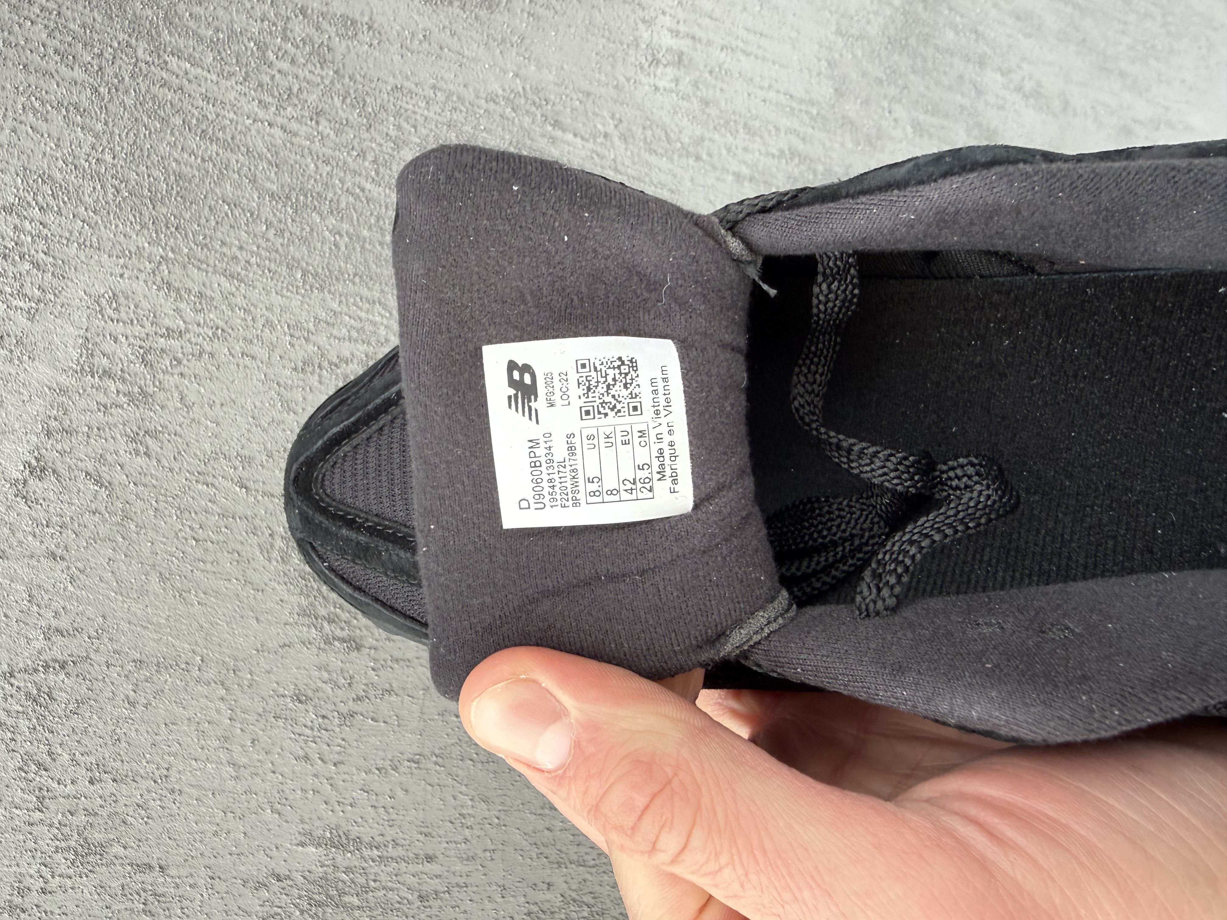 New Balance 9060 «Triple Black»