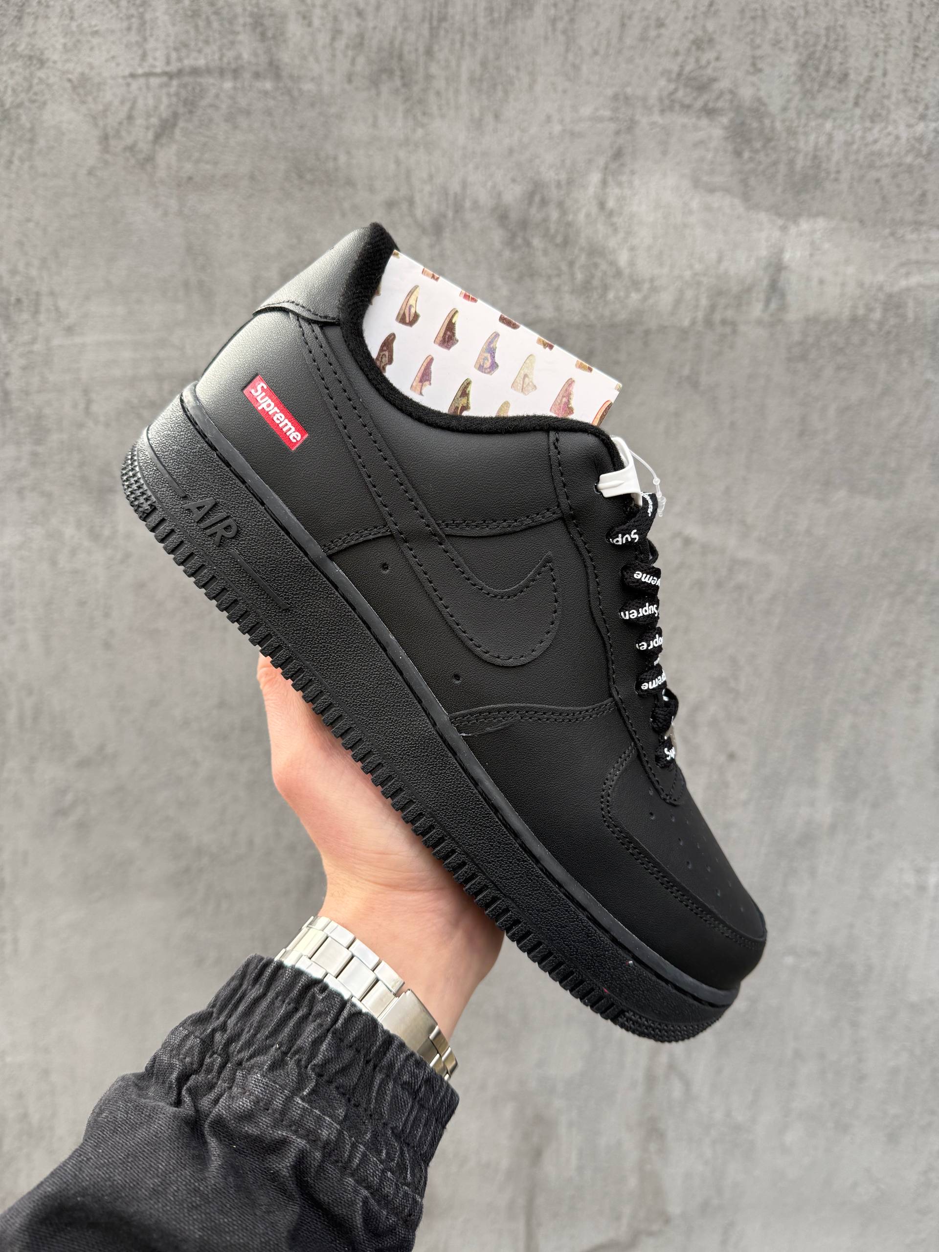 Nike Air Force x Supreme Black