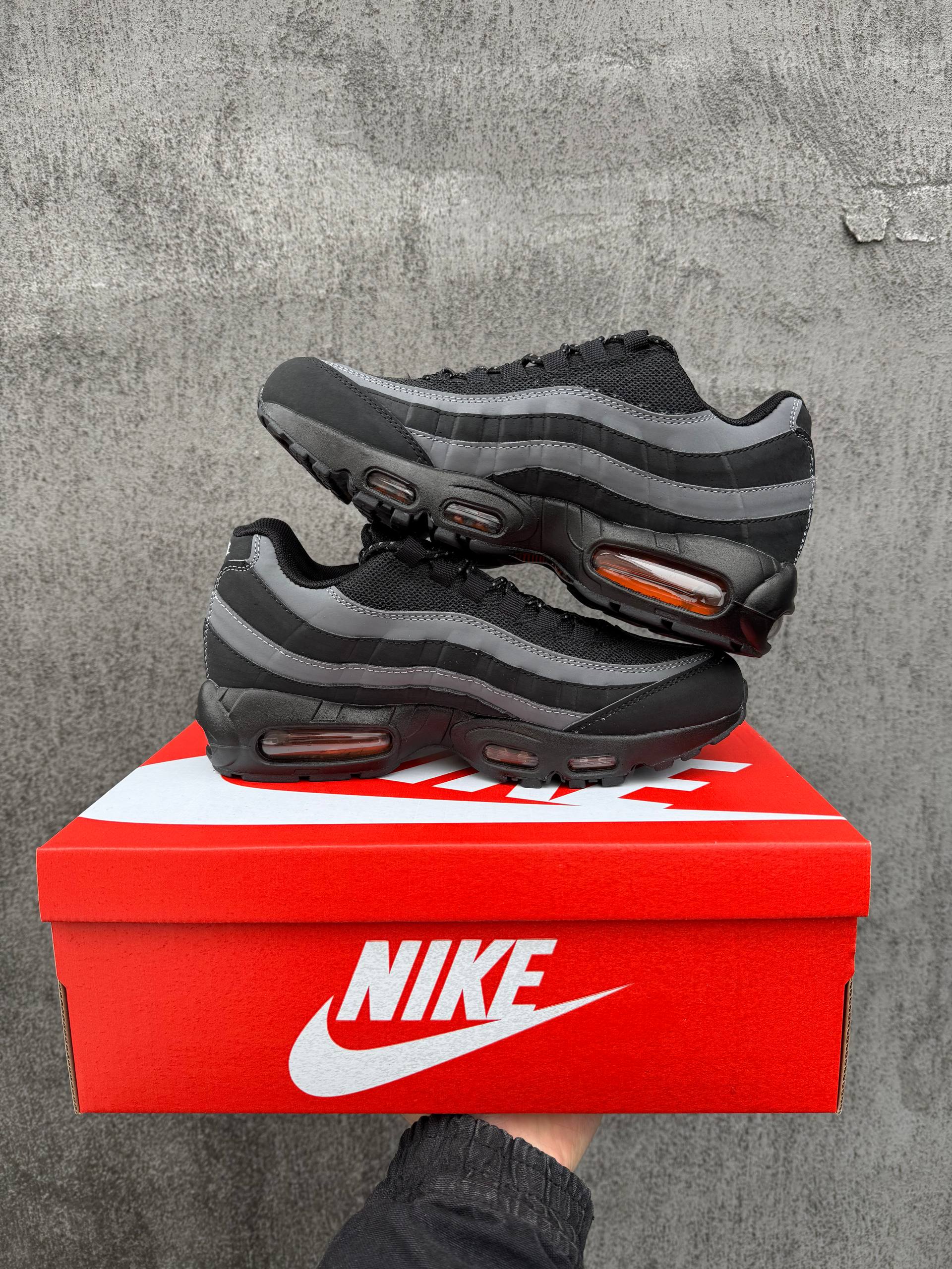 Nike Air Max 95 Black/Orange