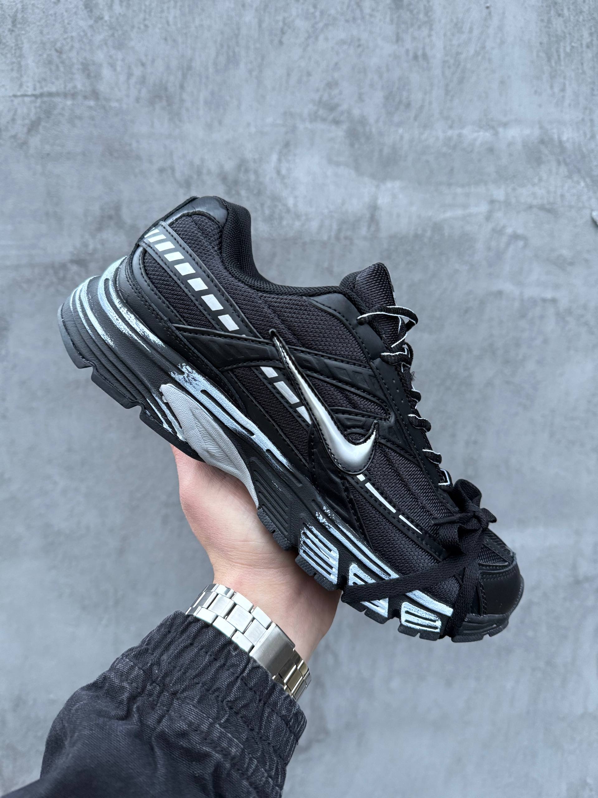 Nike Initiator Custom Black/White