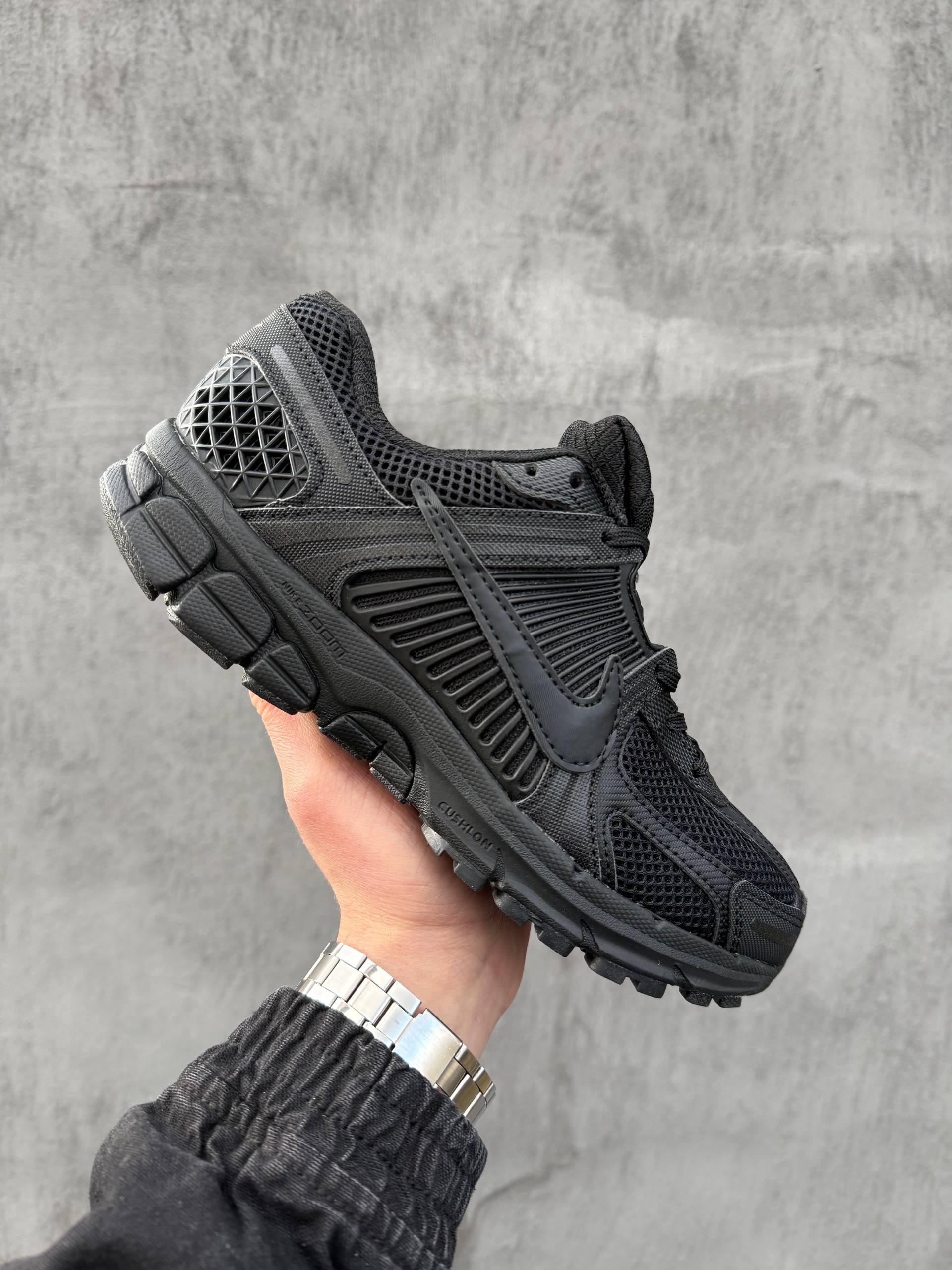 Nike Zoom Vomero 5 Black