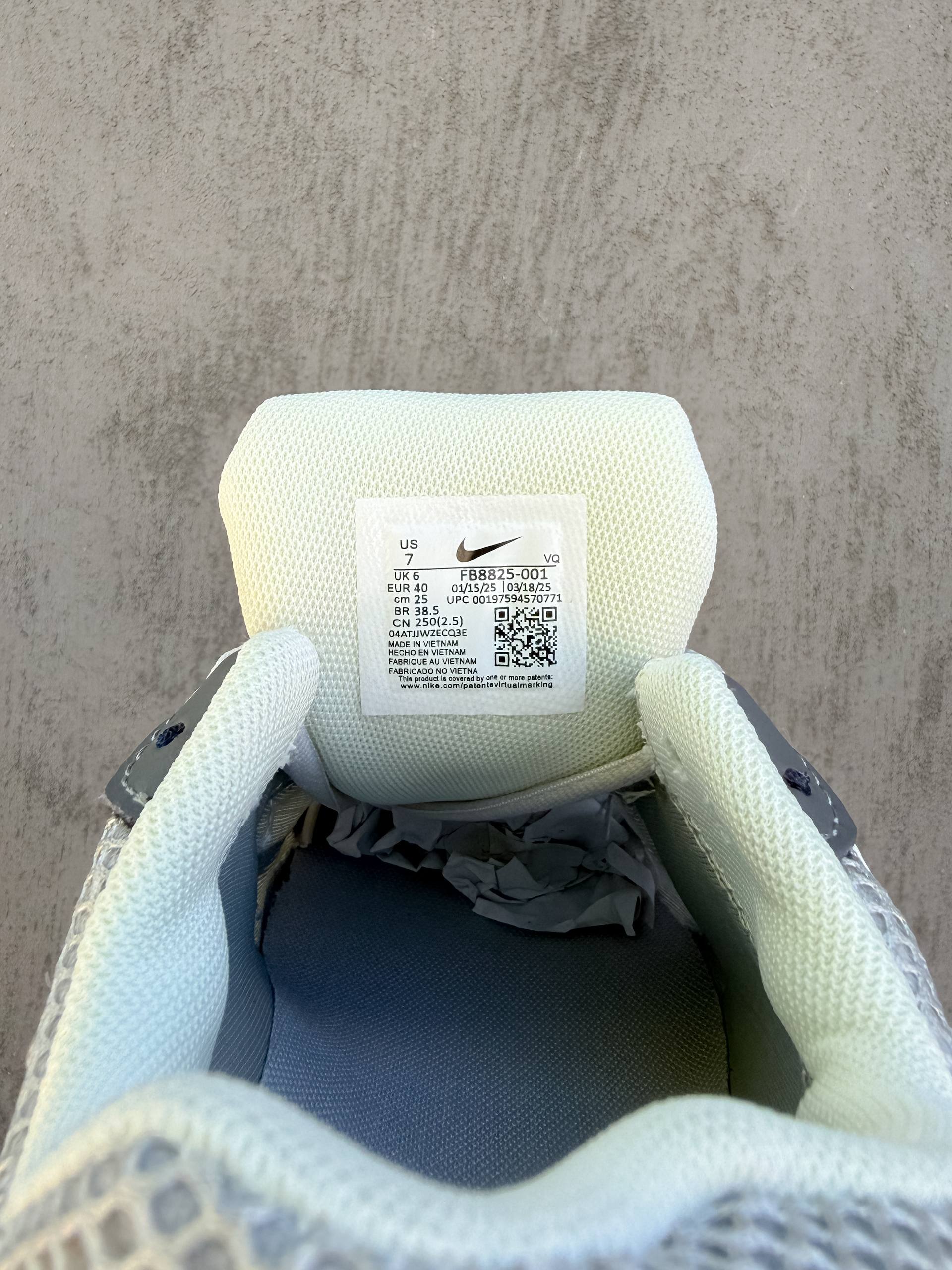 Nike Zoom Vomero 5 Grey/Black/Green
