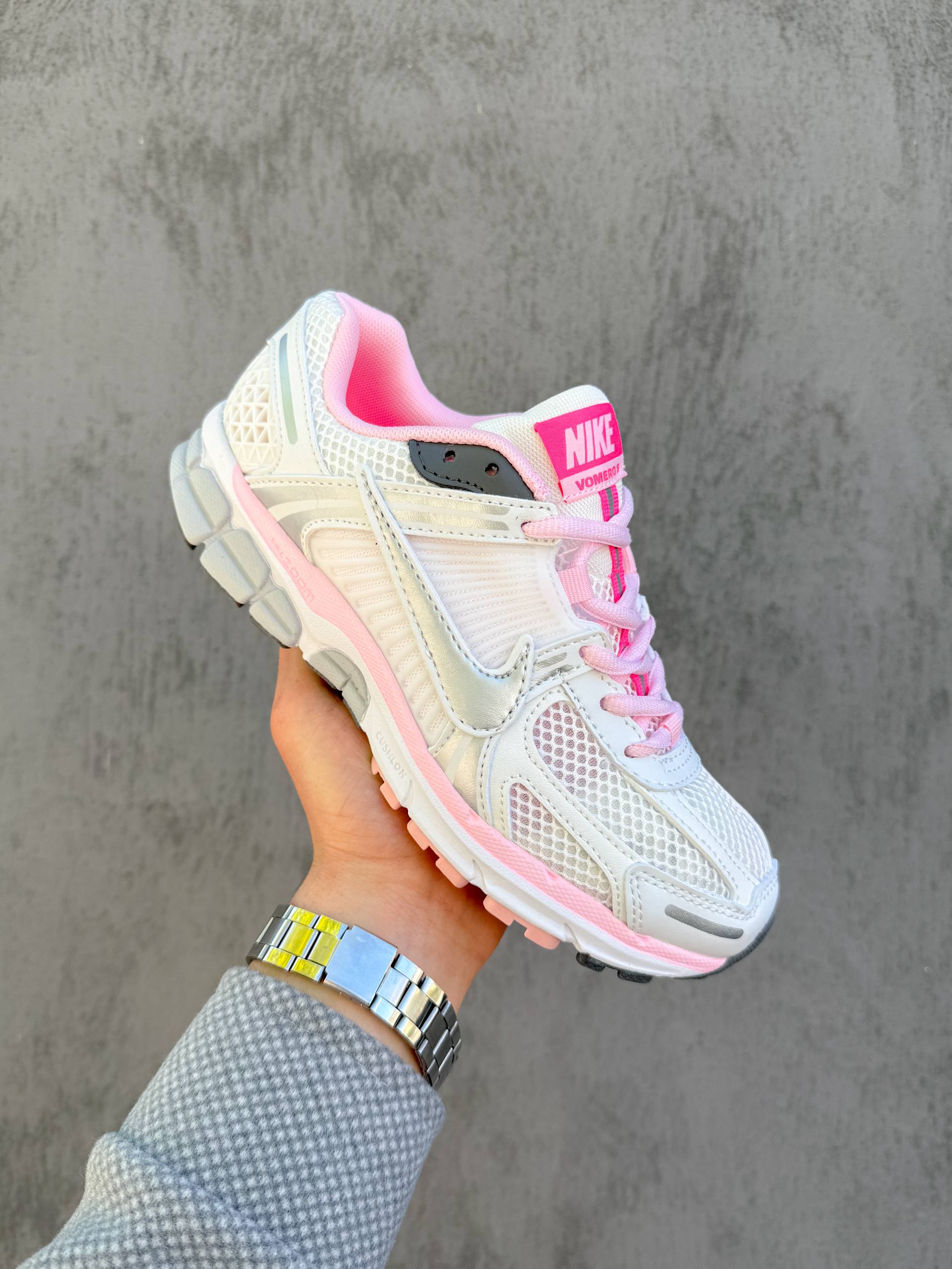 Nike Zoom Vomero 5 Pink