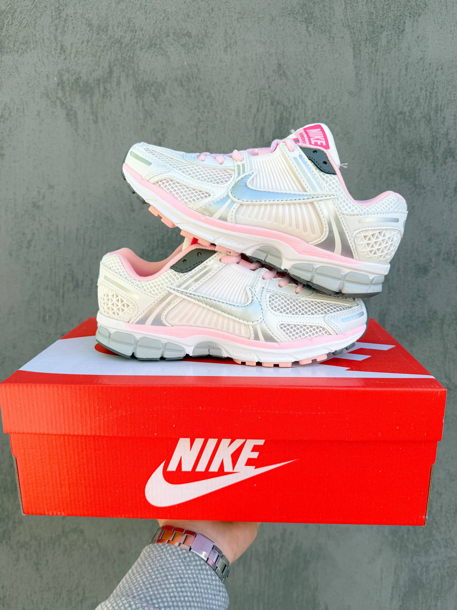 Nike Zoom Vomero 5 Pink