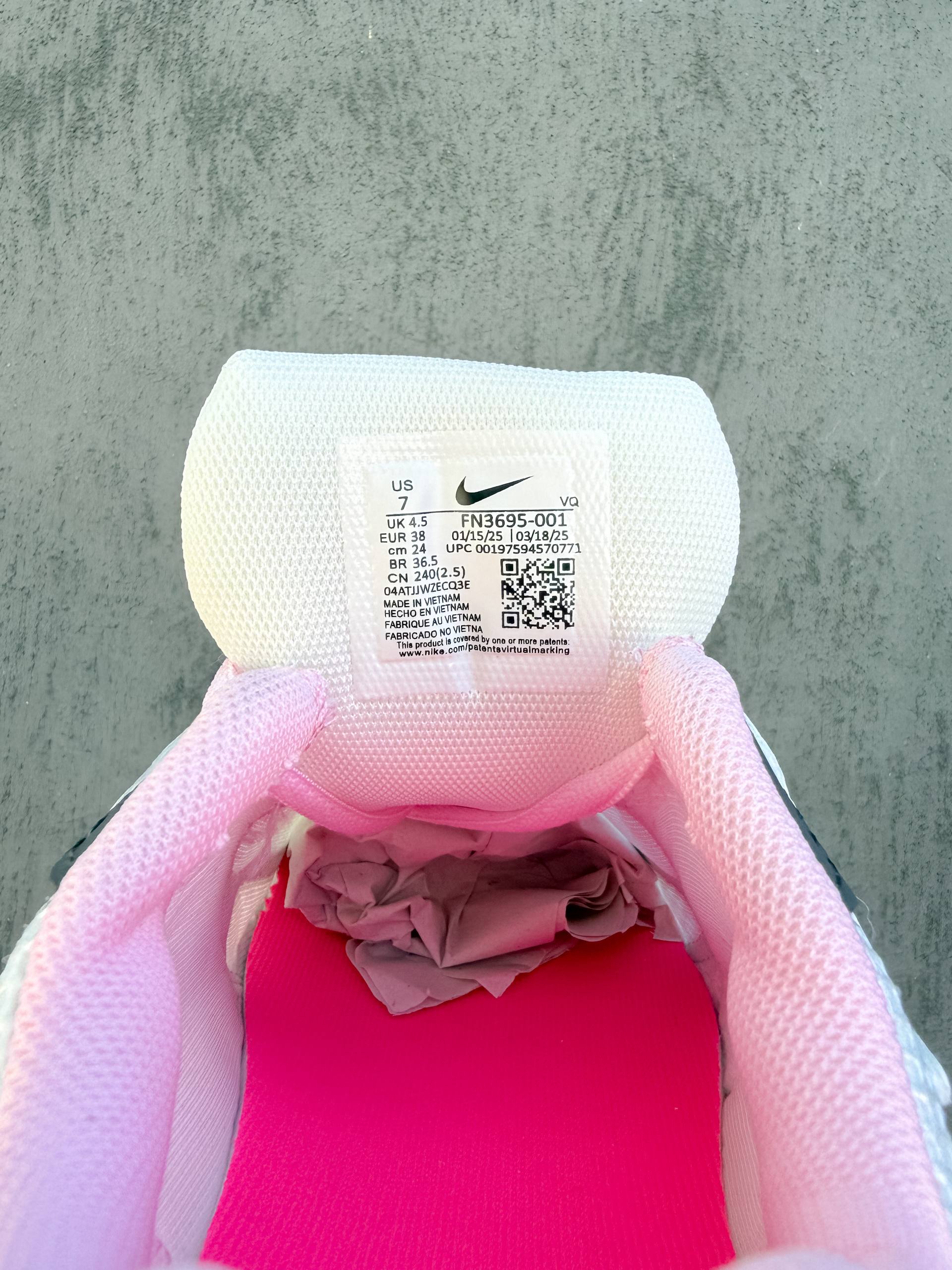 Nike Zoom Vomero 5 Pink