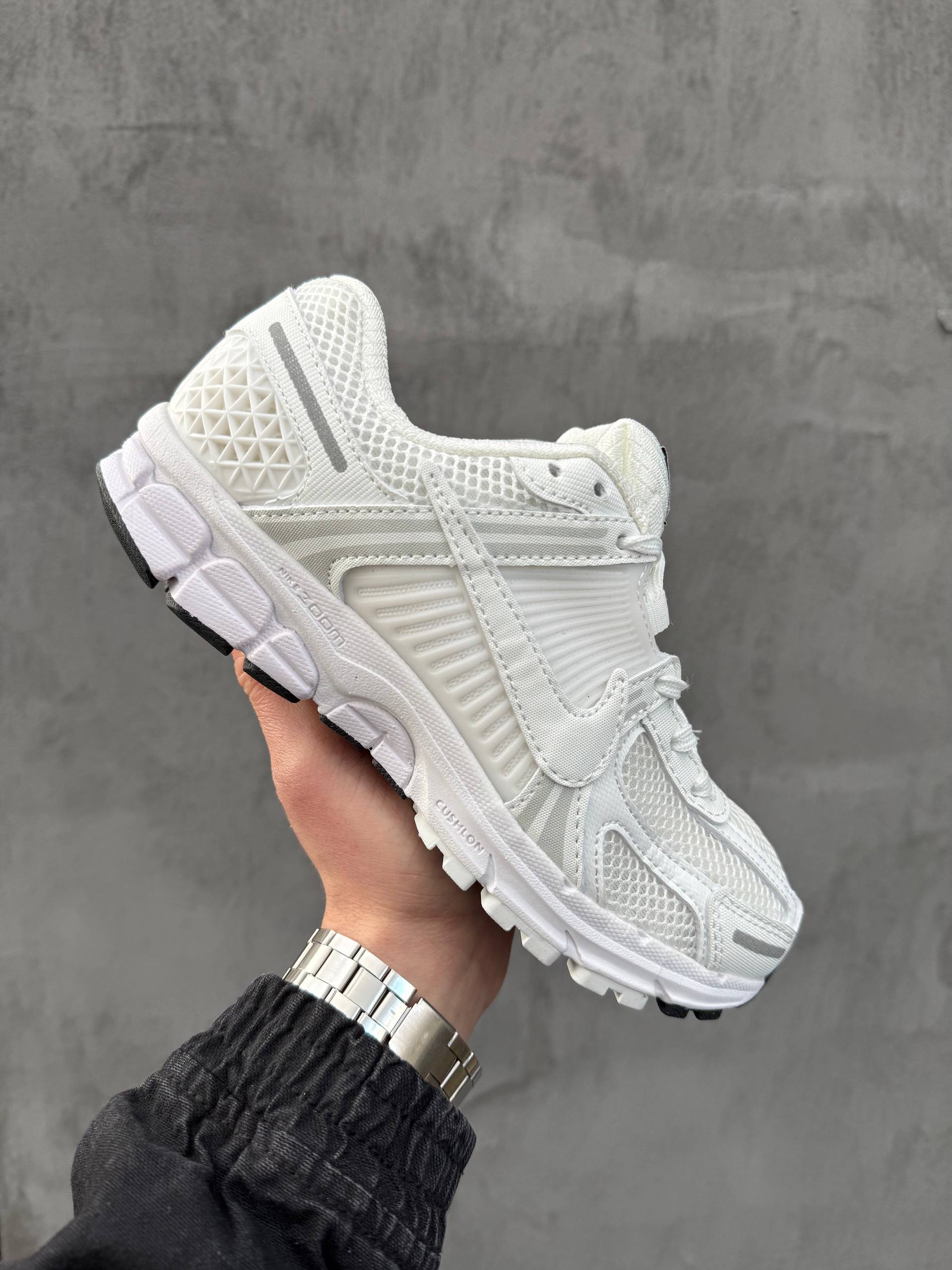 Nike Zoom Vomero 5 White