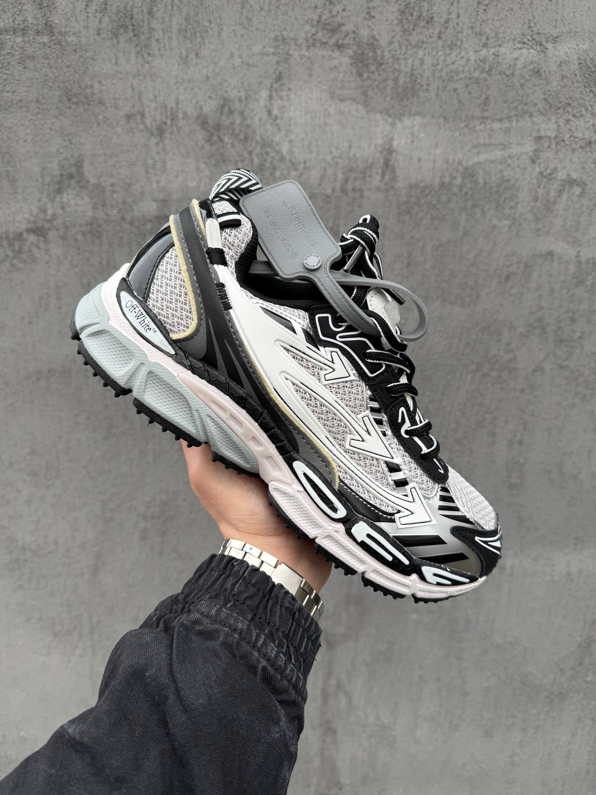 Off-White Be Right Back Black/White