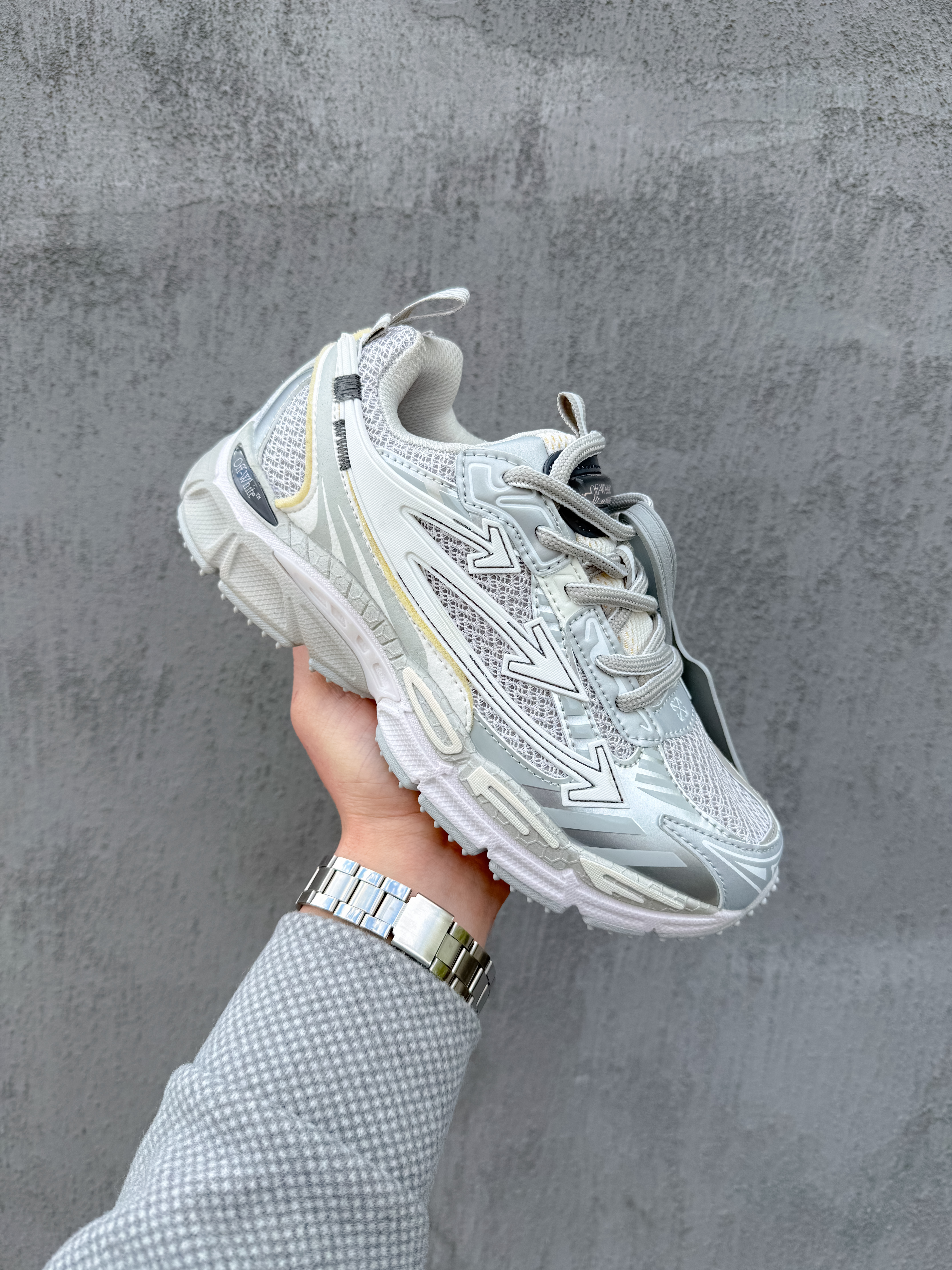 Off-White Be Right White